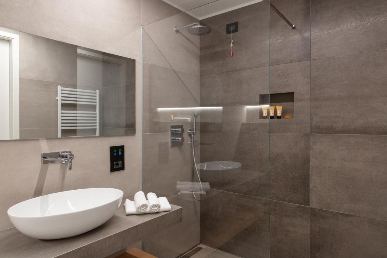 Nodo Hotel Кодроїпо Екстер'єр фото