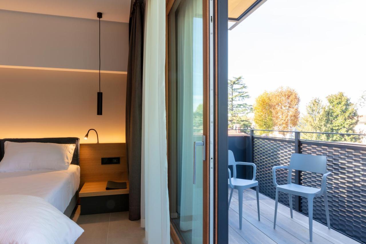 Nodo Hotel Кодроїпо Екстер'єр фото