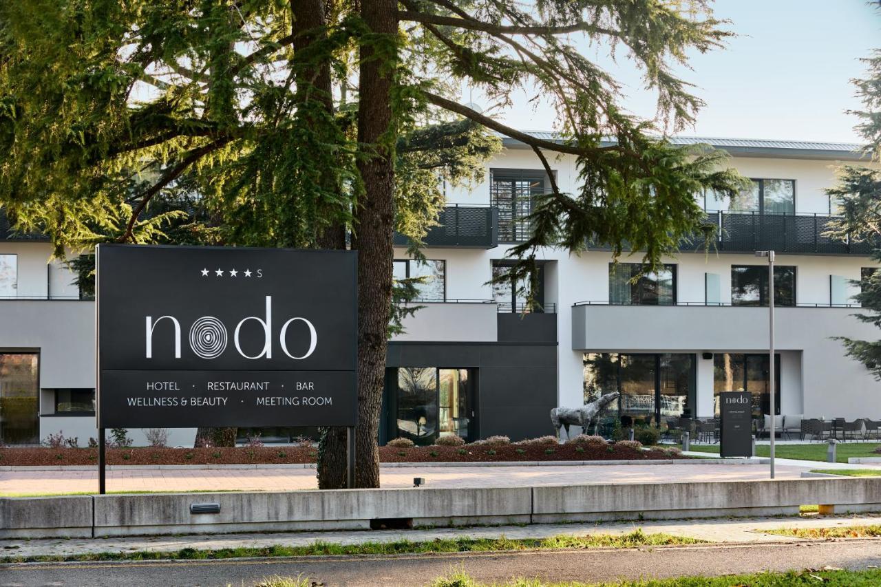 Nodo Hotel Кодроїпо Екстер'єр фото