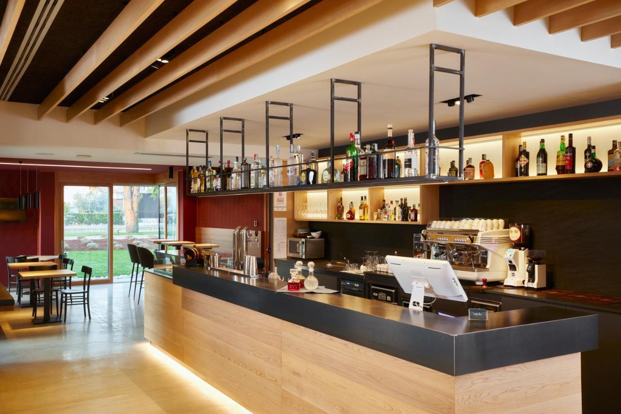 Nodo Hotel Кодроїпо Екстер'єр фото