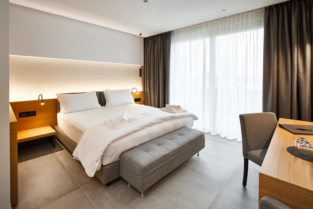 Nodo Hotel Кодроїпо Екстер'єр фото